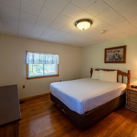 Lake 'N Pines Motel Купърстаун Екстериор снимка