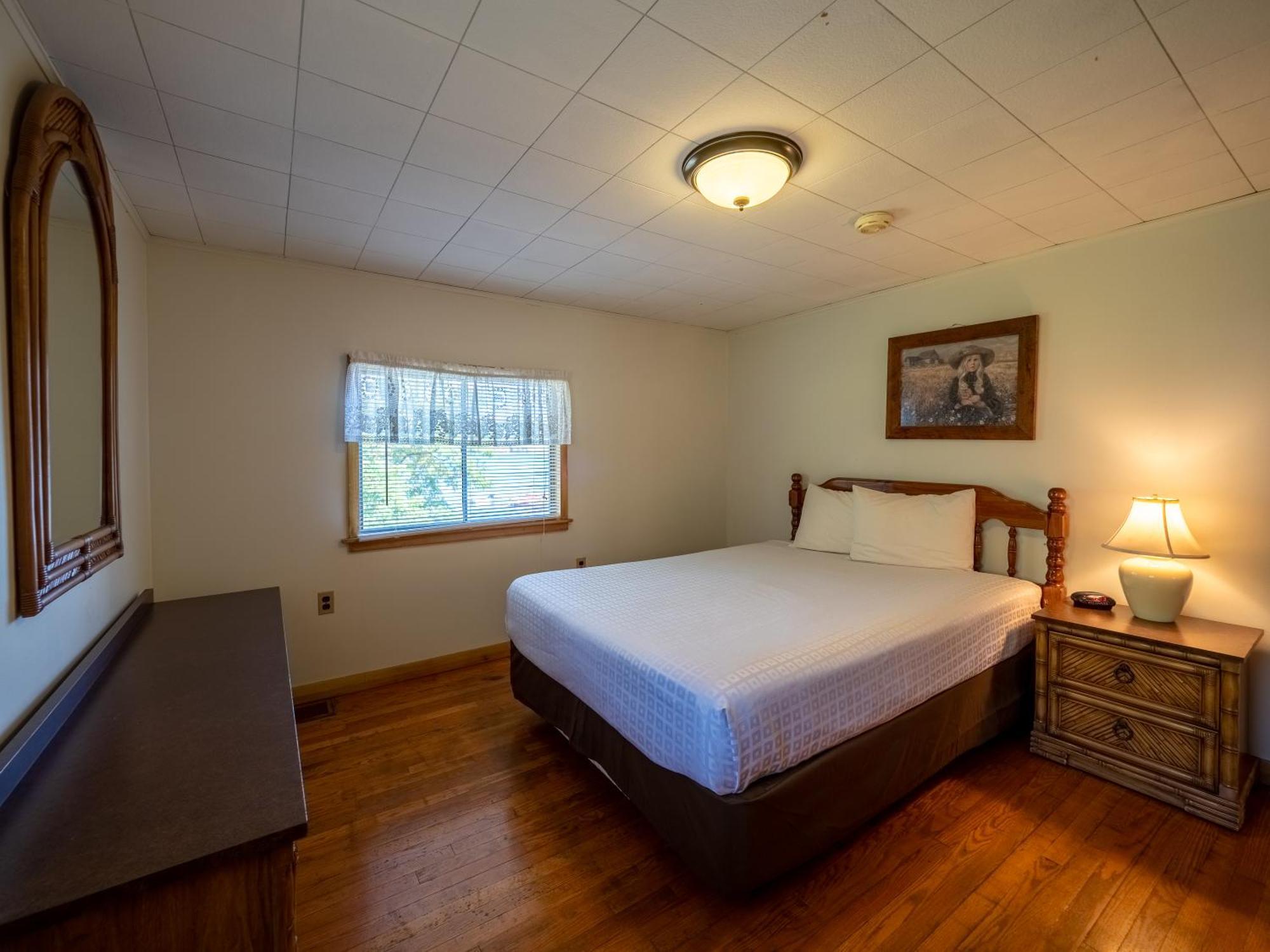 Lake 'N Pines Motel Купърстаун Екстериор снимка
