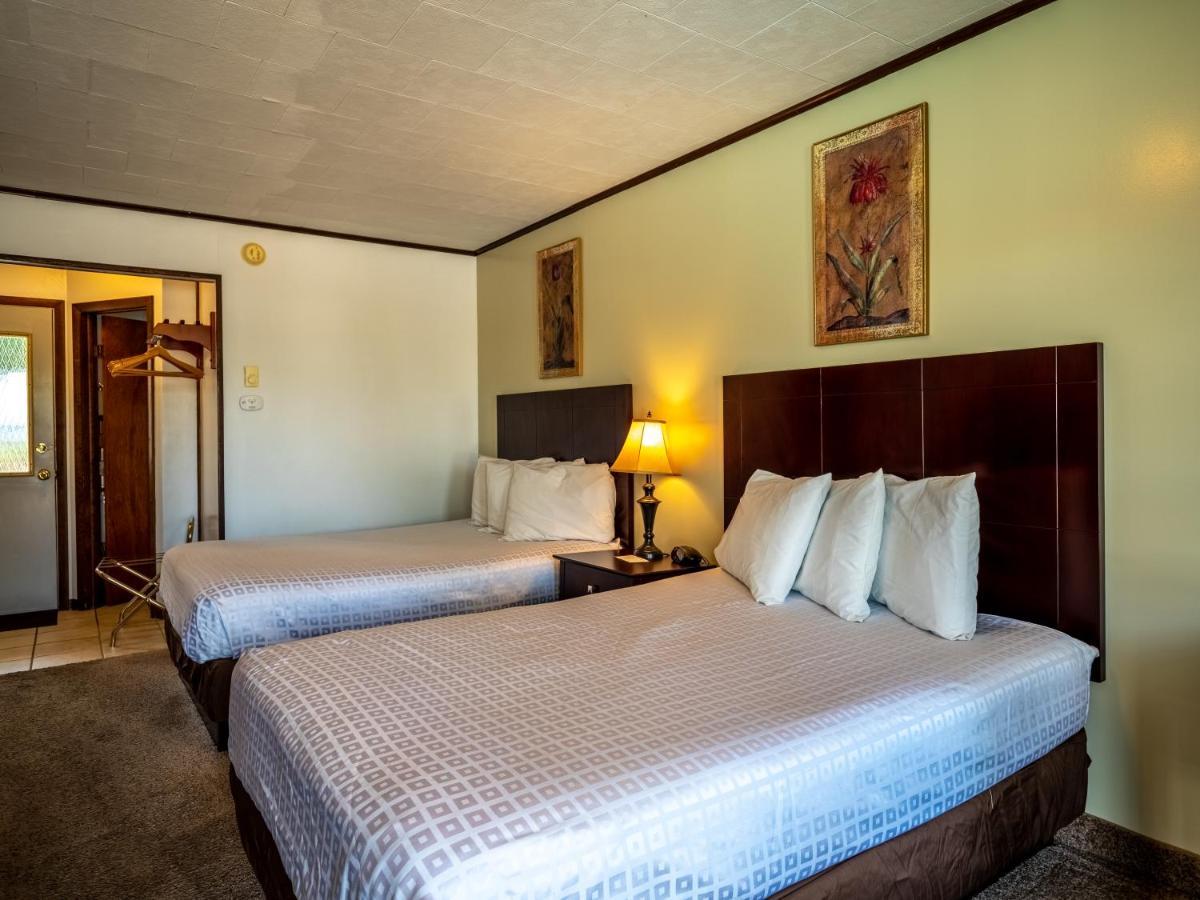 Lake 'N Pines Motel Купърстаун Екстериор снимка