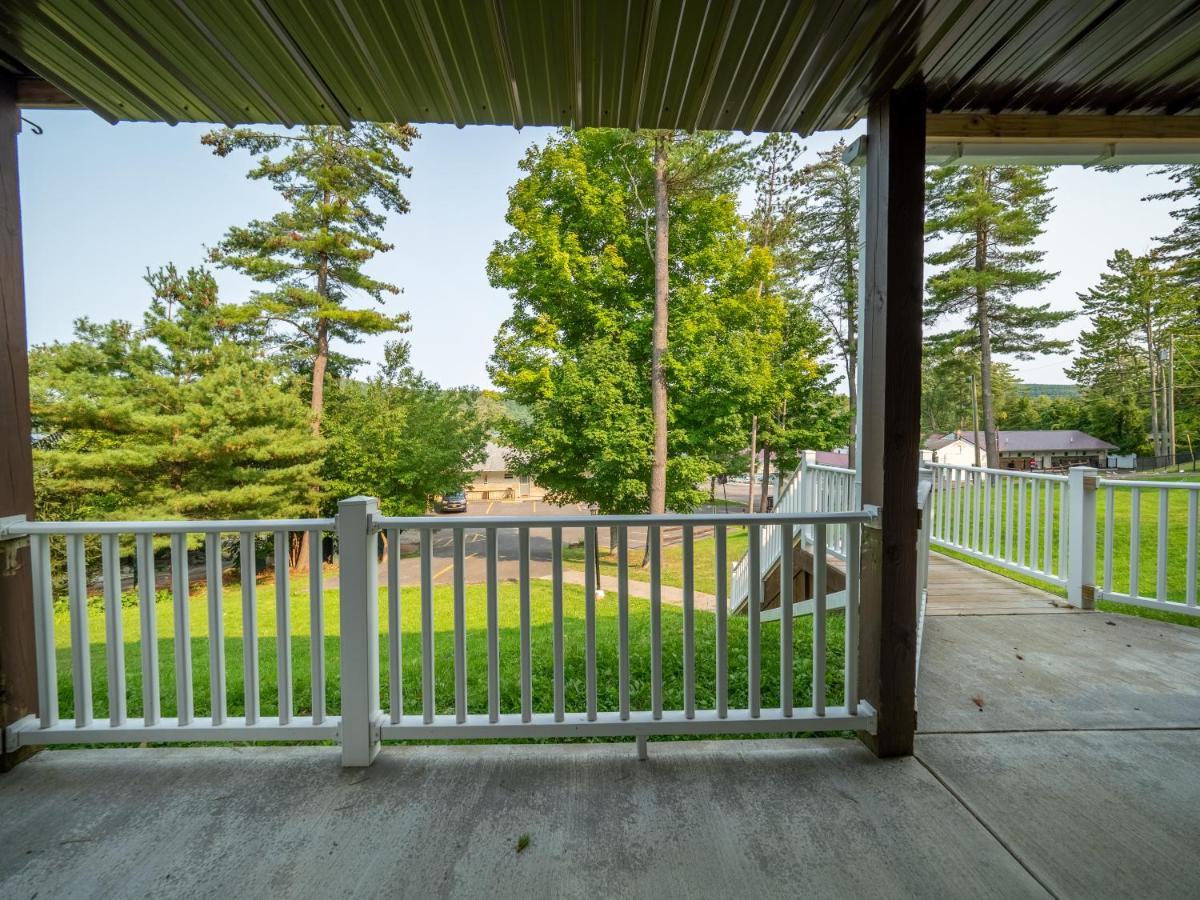 Lake 'N Pines Motel Купърстаун Екстериор снимка