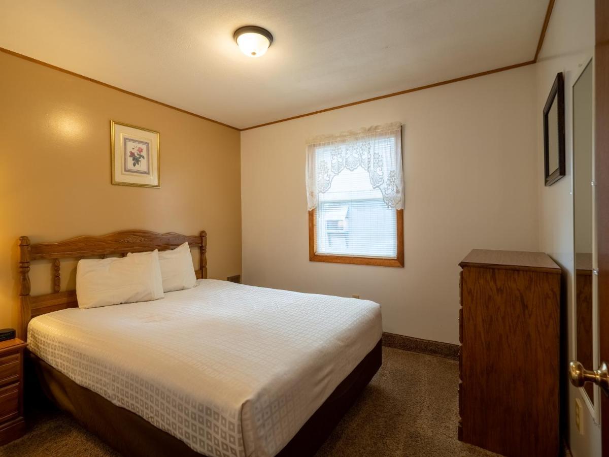 Lake 'N Pines Motel Купърстаун Екстериор снимка