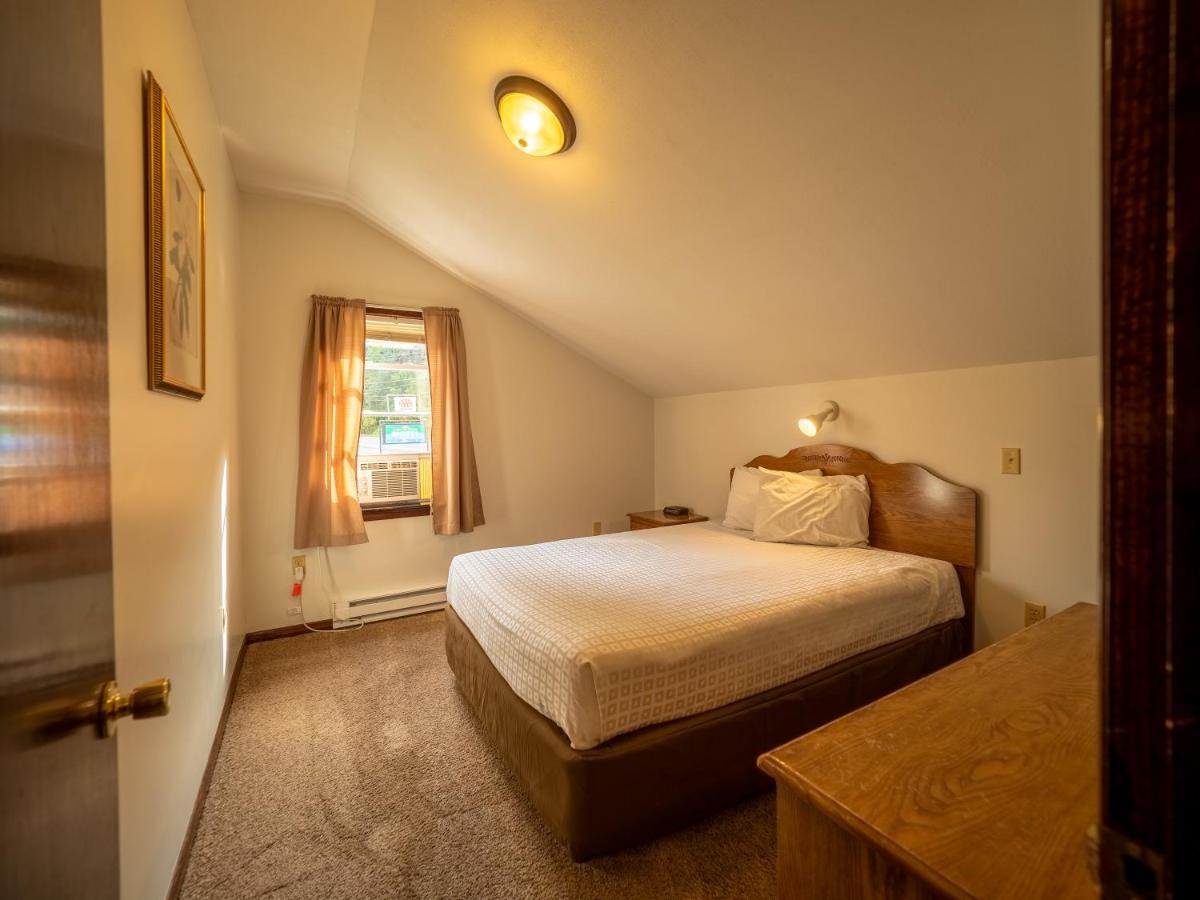 Lake 'N Pines Motel Купърстаун Екстериор снимка