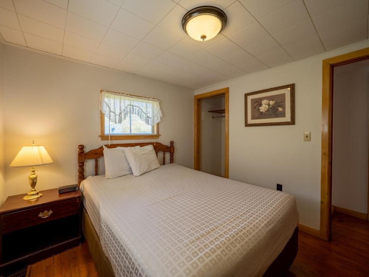 Lake 'N Pines Motel Купърстаун Екстериор снимка